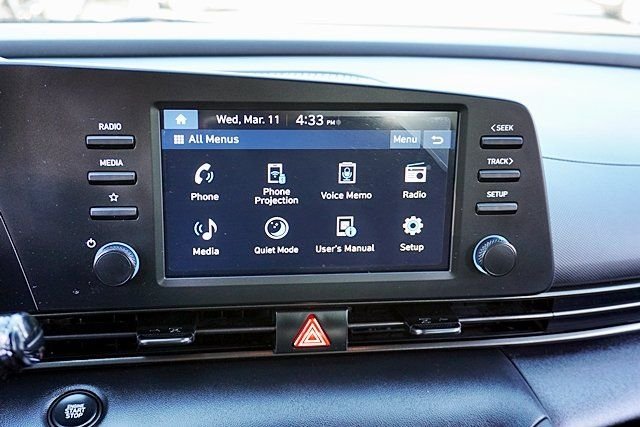 Used 2025 Gray Hyundai SEL Sport image 23