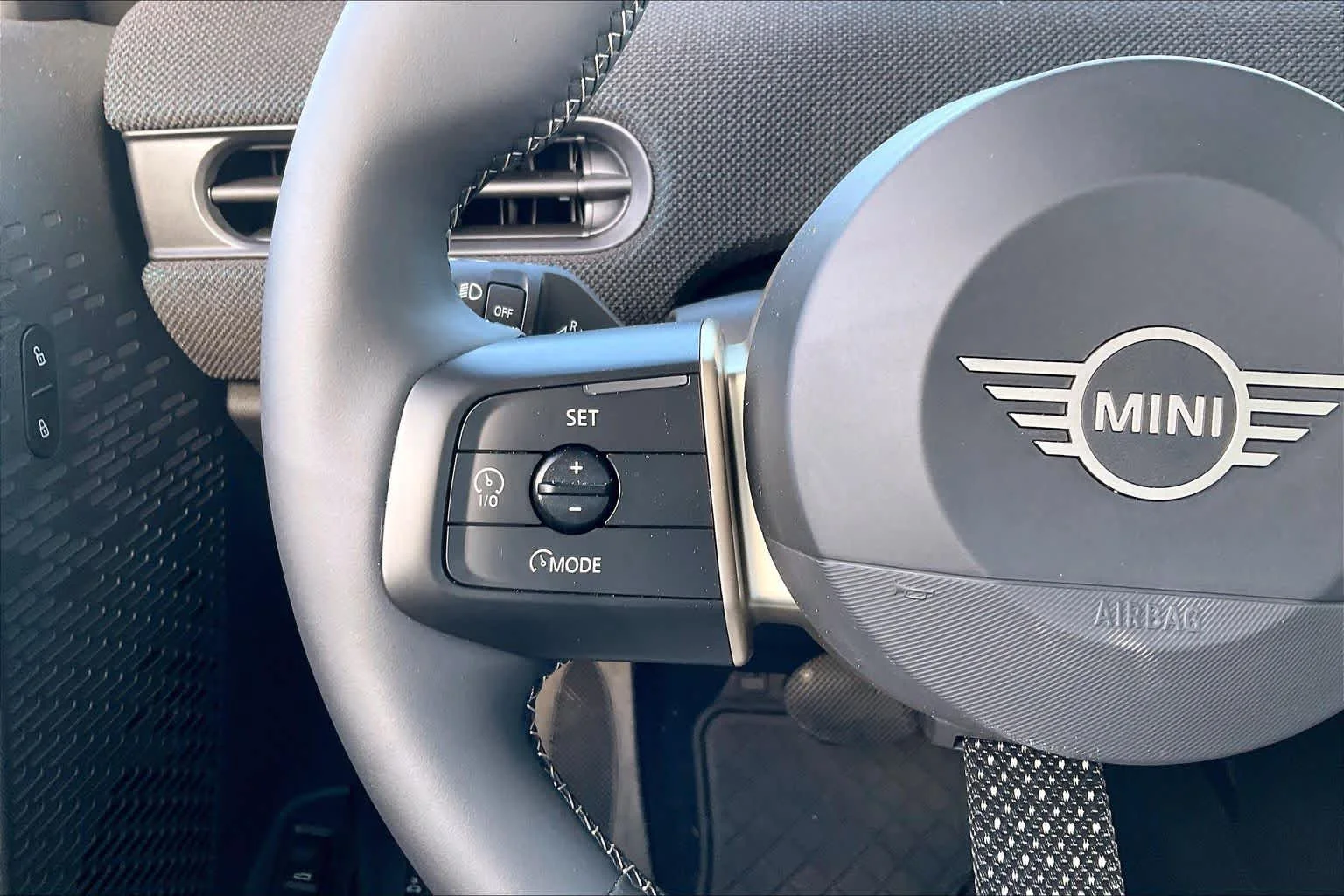 Used 2025 Nanuq White Metallic MINI Cooper S image 23
