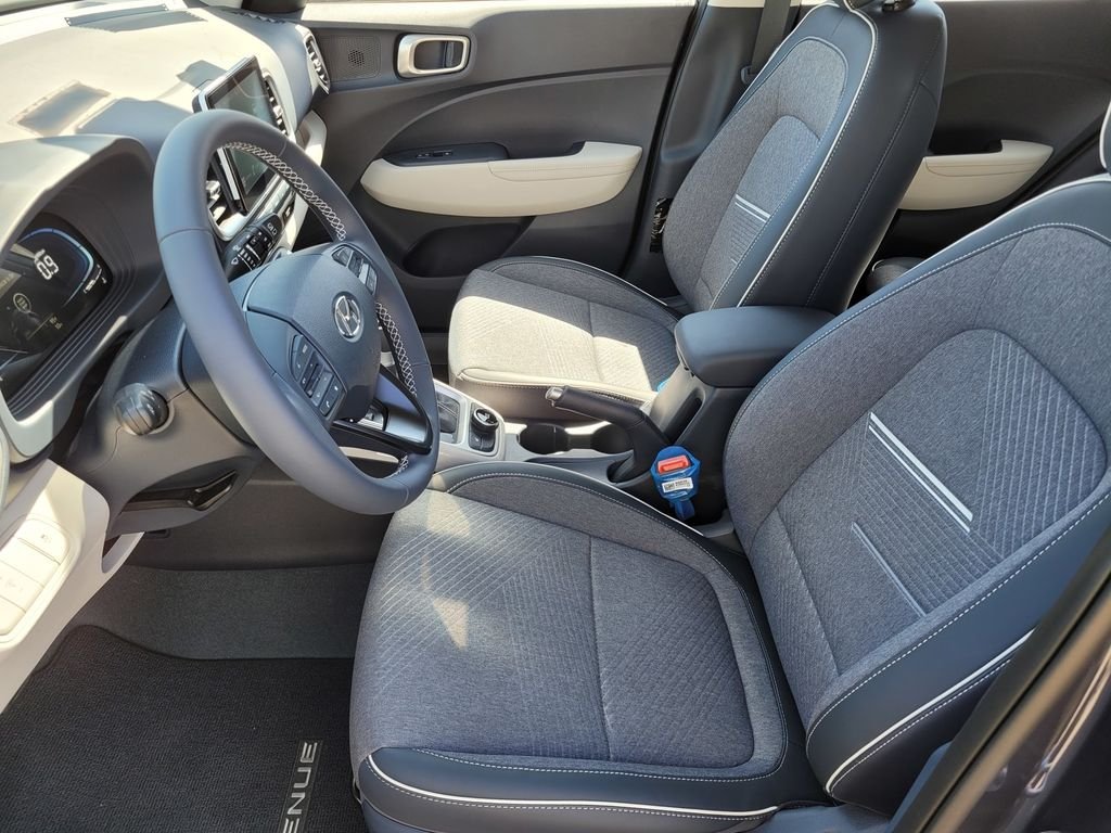 New 2026 White Hyundai SEL image 8