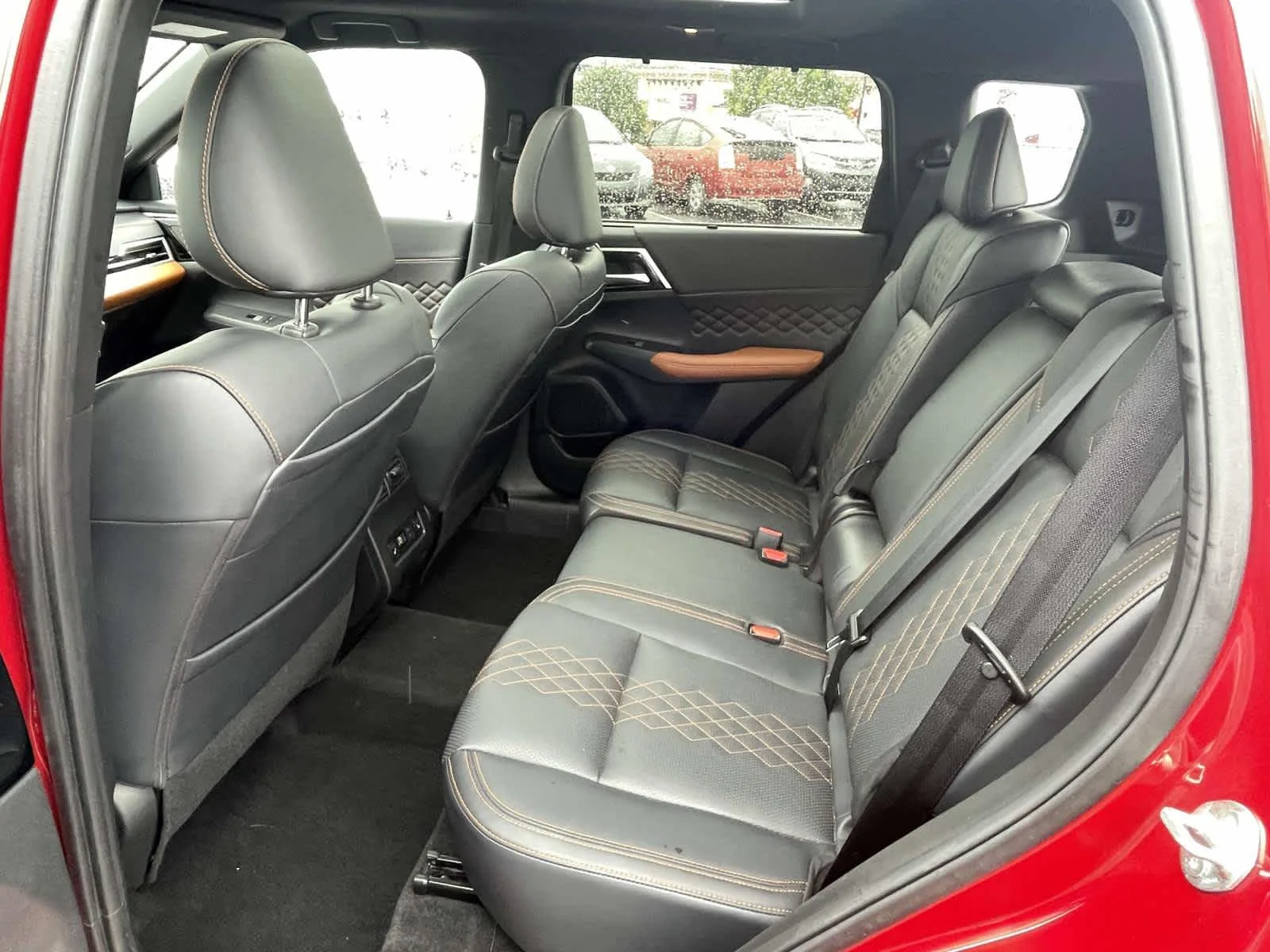 Used 2024 Red Diamond w/ Black Roof Mitsubishi SEL image 19