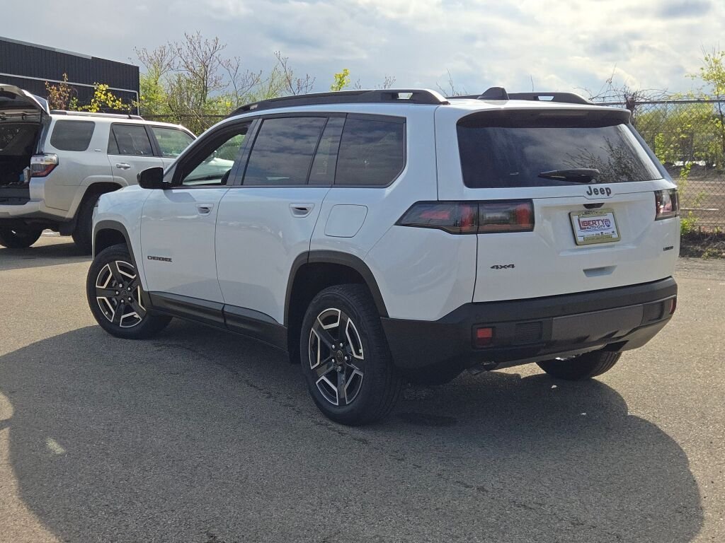 New 2026 Bright White Clear-Coat Exterior Paint Jeep Laredo image 14