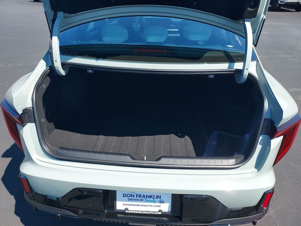 2025 Kia K4 GT-Line - Photo 9