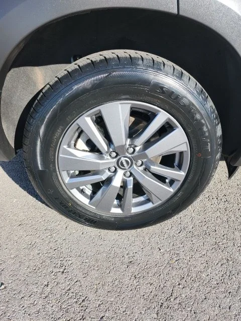 2025 Nissan Pathfinder SV - Photo 15