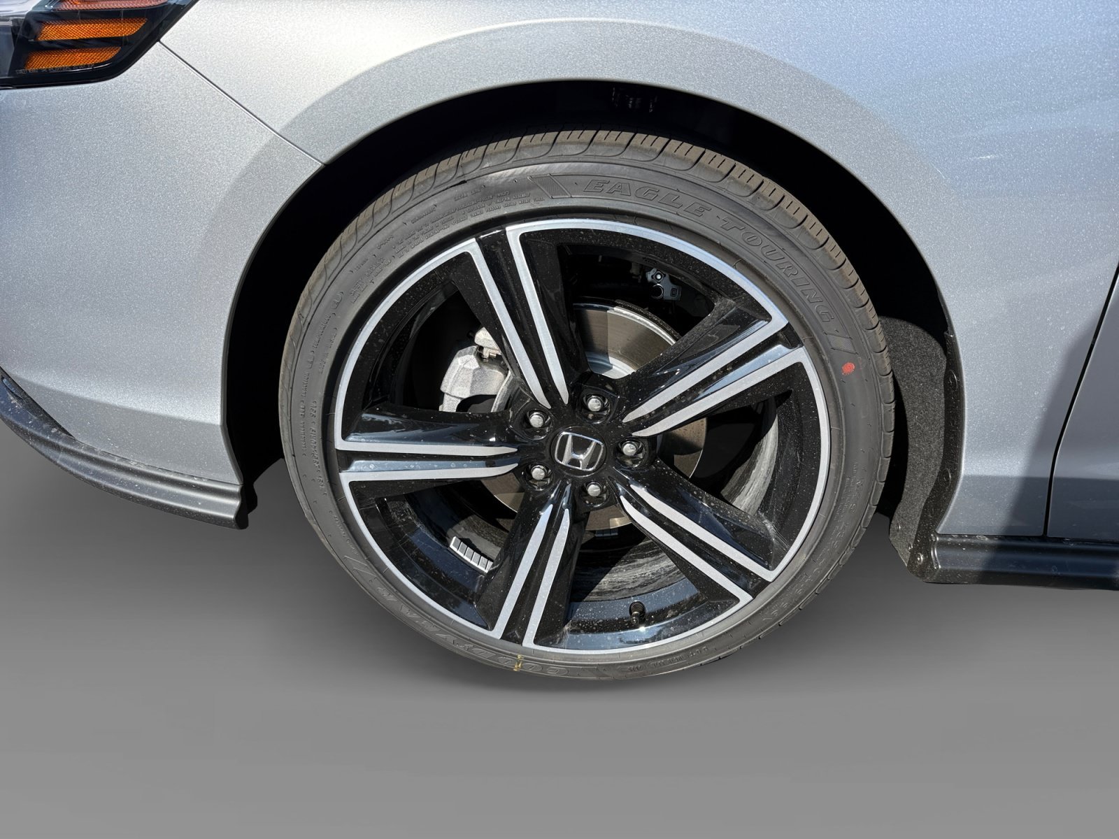 New 2026 Solar Silver Metallic Honda SE image 9