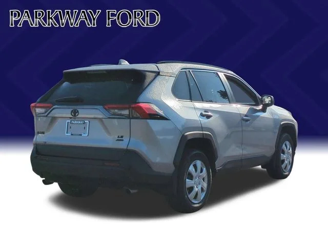 Used 2020 Silver Toyota LE image 5
