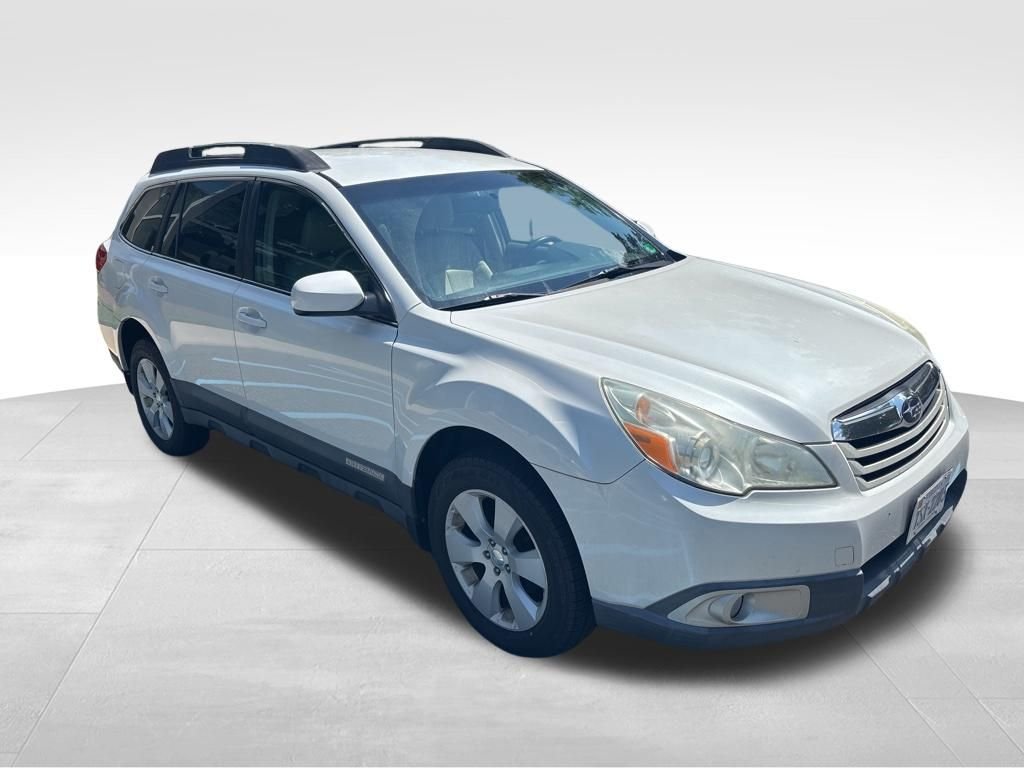 Used 2010 White Subaru 2.5i Premium image 3