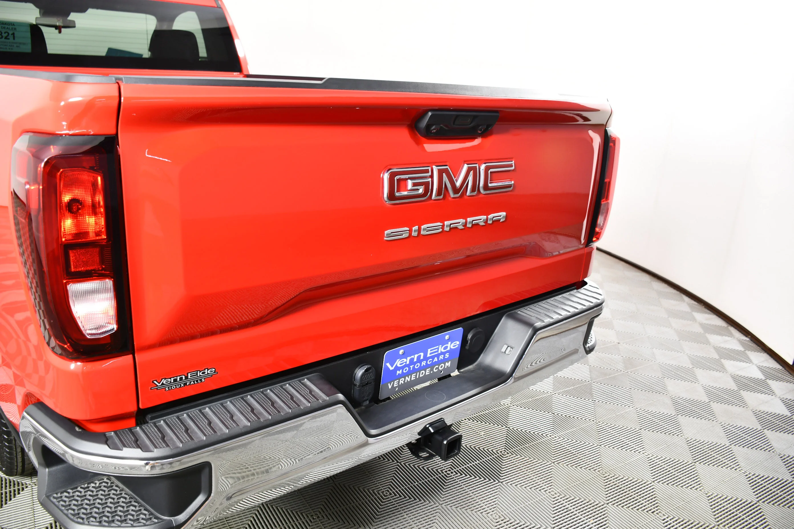 Used 2023 Cardinal Red GMC Pro image 15