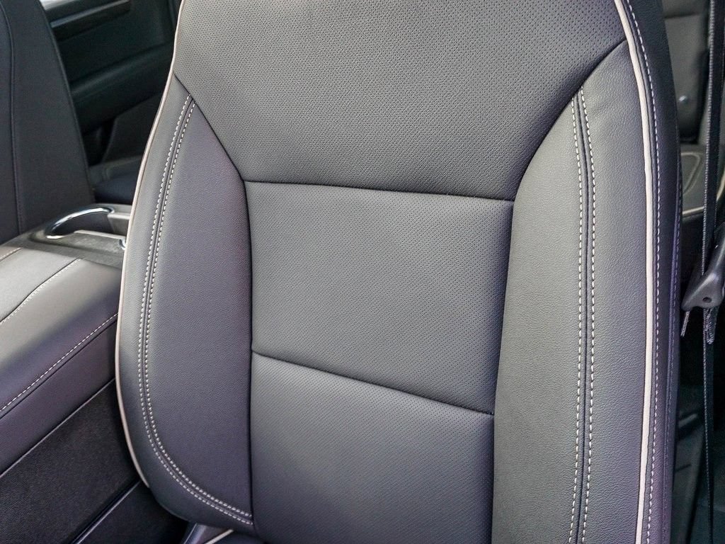 2026 Chevrolet Suburban Premier - Photo 20