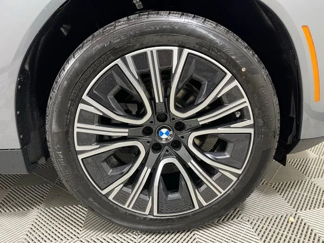 Used 2026 Skyscraper Grey Metallic BMW 30 xDrive image 24