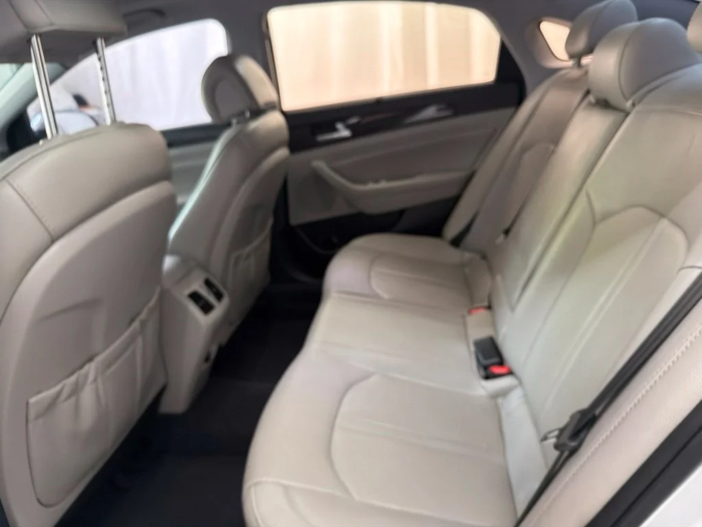 Used 2015 Silver Hyundai Limited image 23