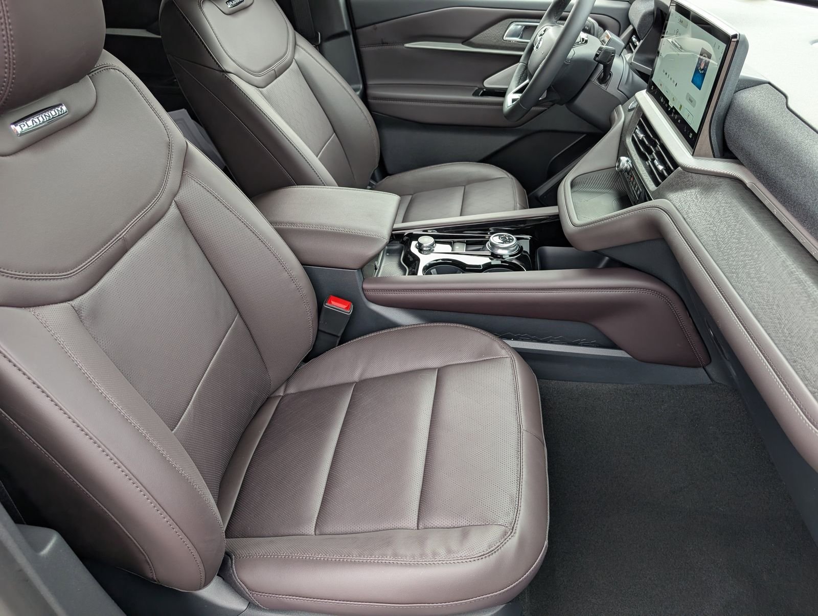 2026 Ford Explorer Platinum - Photo 28