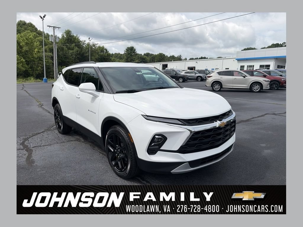 Summit White 2026 Chevrolet Blazer SUV / Crossover
