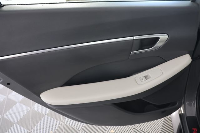 Used 2023 Gray Hyundai SEL image 26