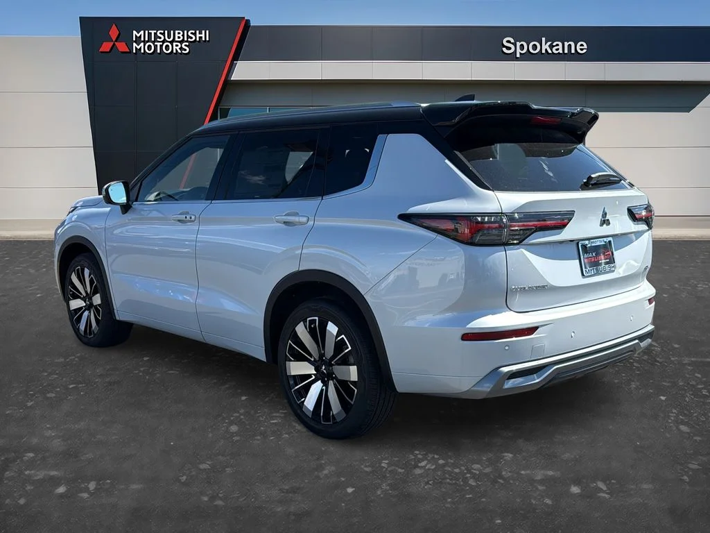New 2026 White Diamond Mitsubishi SEL image 5