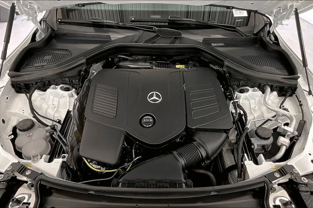 New 2026 Polar White Mercedes-Benz GLC 300 image 28