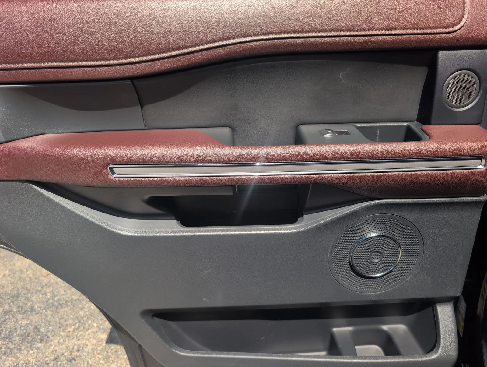 Used 2024 Gray Ford Limited image 33