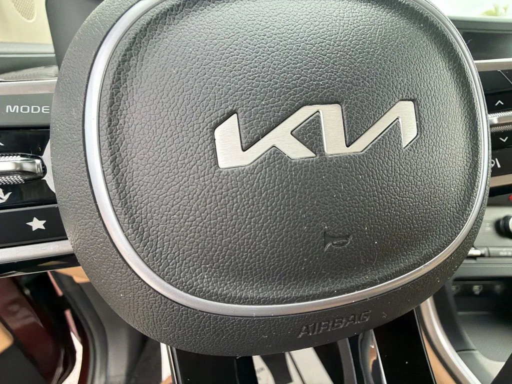 Used 2024 Red Kia LX image 39
