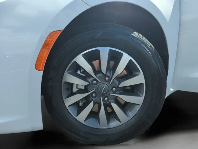Used 2024 White Chrysler Select image 48