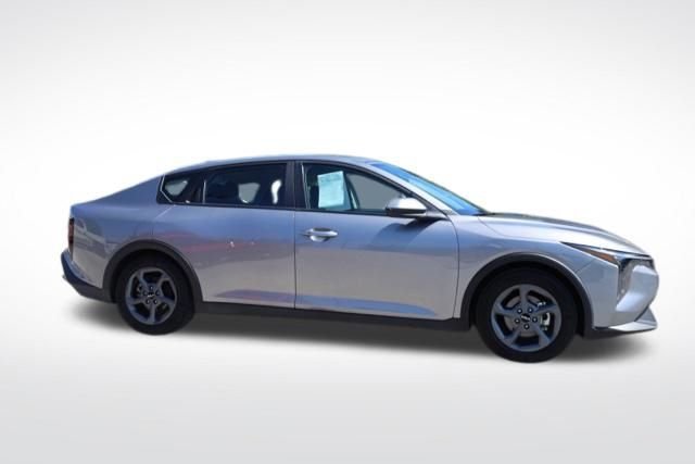 Used 2025 Steel Gray Kia LXS image 11