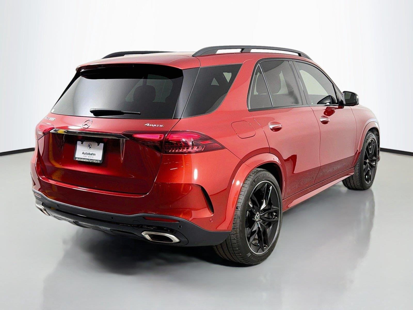 Used 2025 MANUFAKTUR Cardinal Red Metallic Mercedes-Benz GLE 580 image 5