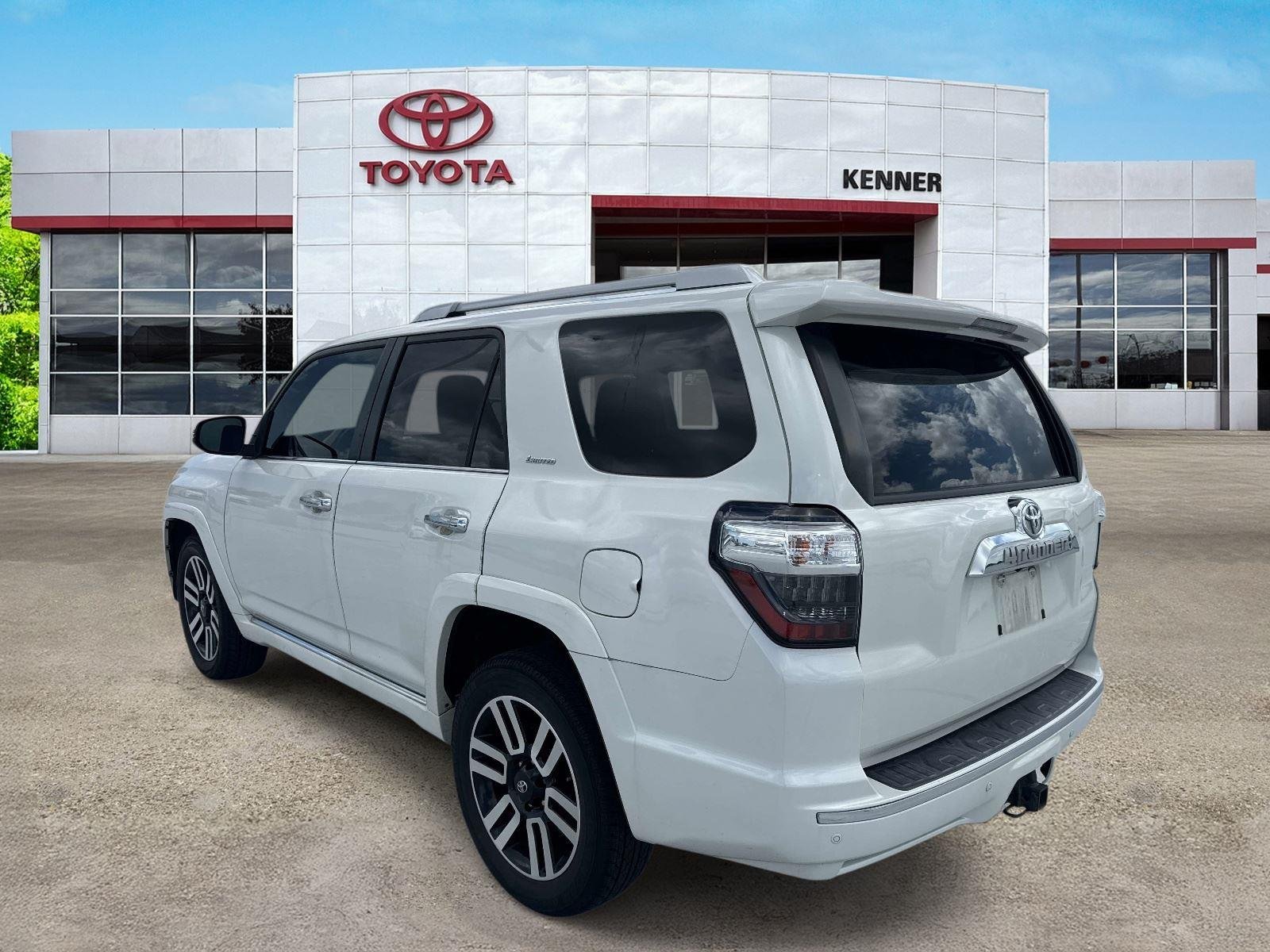 Used 2016 Blizzard Pearl Toyota Limited image 4