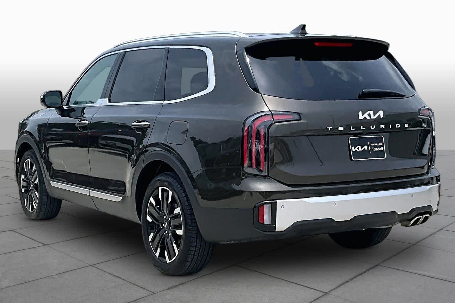 Used 2024 Dark Moss Kia SX image 11