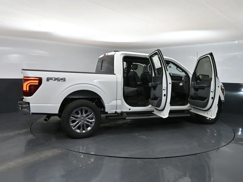 New 2025 White Ford Lariat image 39