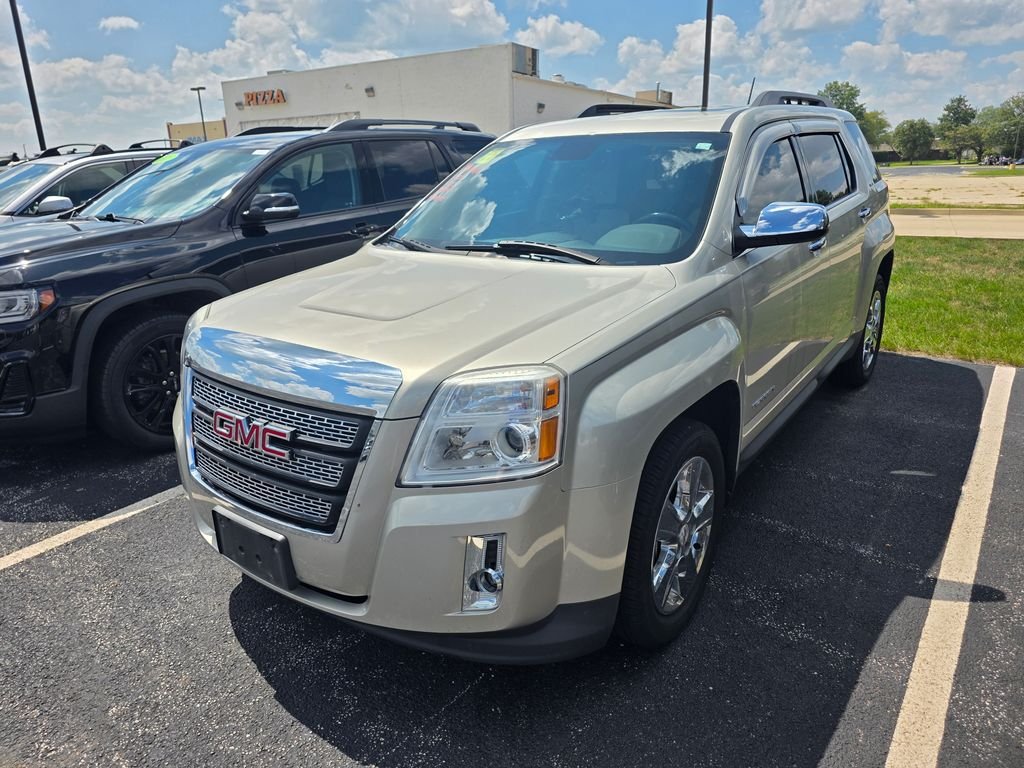 Used 2014 Champagne Silver Metallic GMC SLT-1 image 2