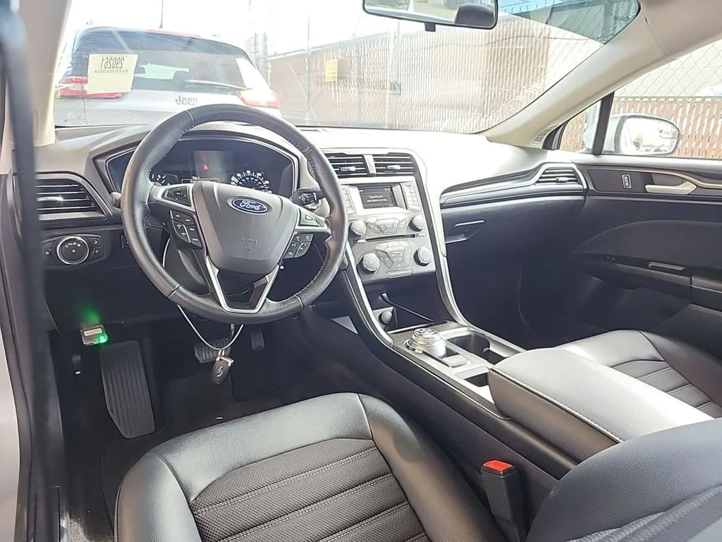 Used 2018 Ingot Silver Metallic Ford SE image 8