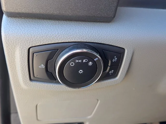 Used 2021 White Ford XL image 25