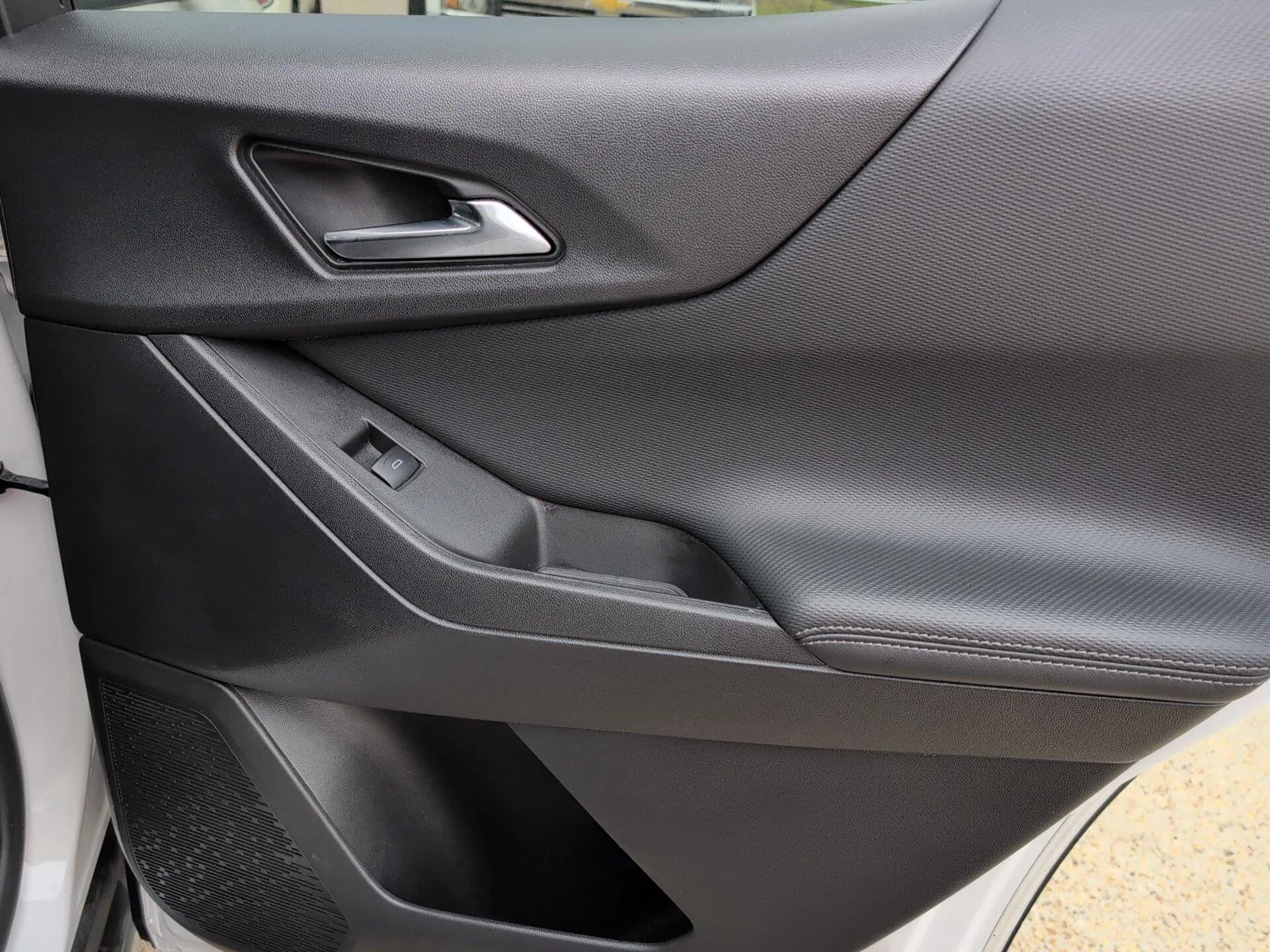 Used 2025 Summit White Chevrolet LT image 36