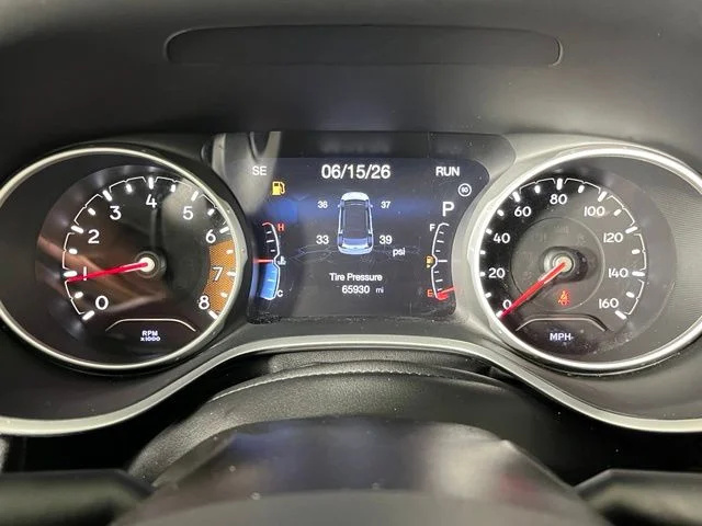 Used 2018 Gray Jeep Limited image 21