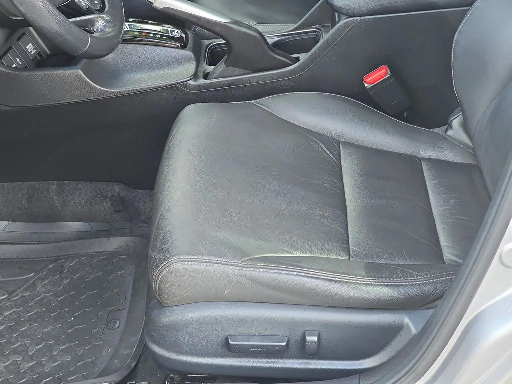 Used 2014  Honda EX-L image 30