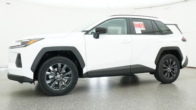 New 2026 Ice Cap Toyota XLE Premium image 4