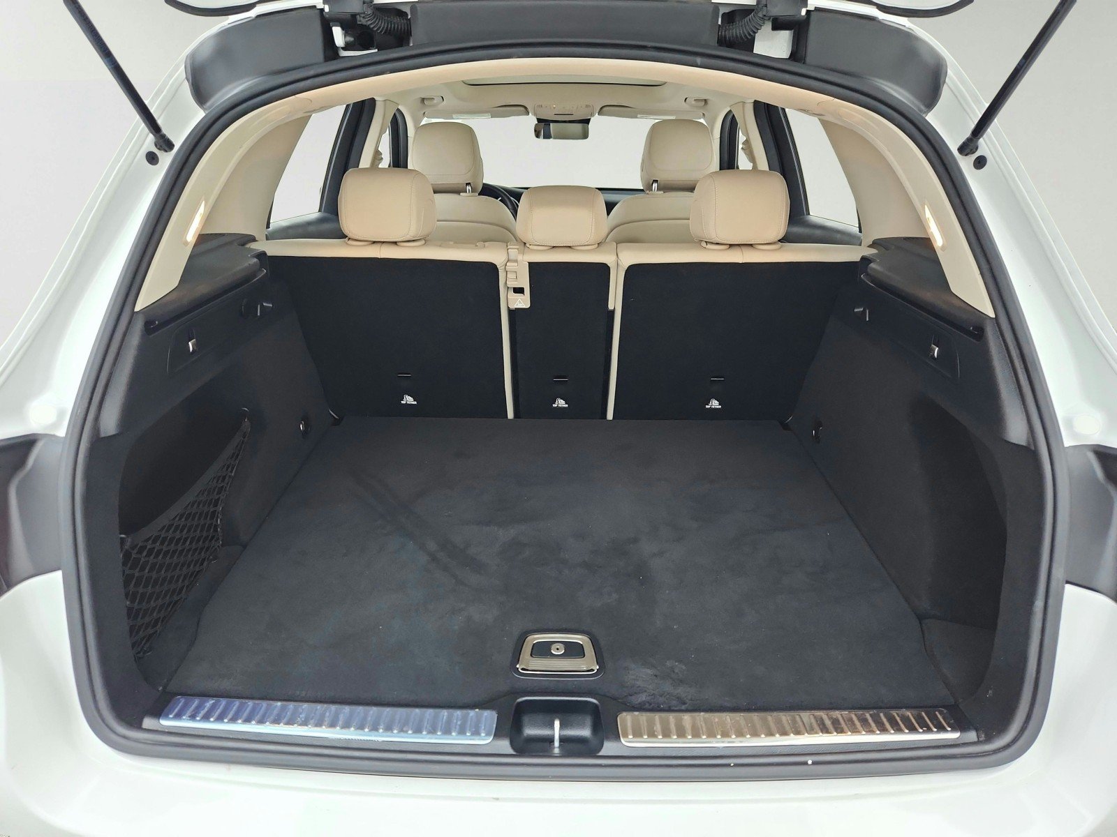 Certified Used 2022 Polar White Mercedes-Benz GLC 300 image 23