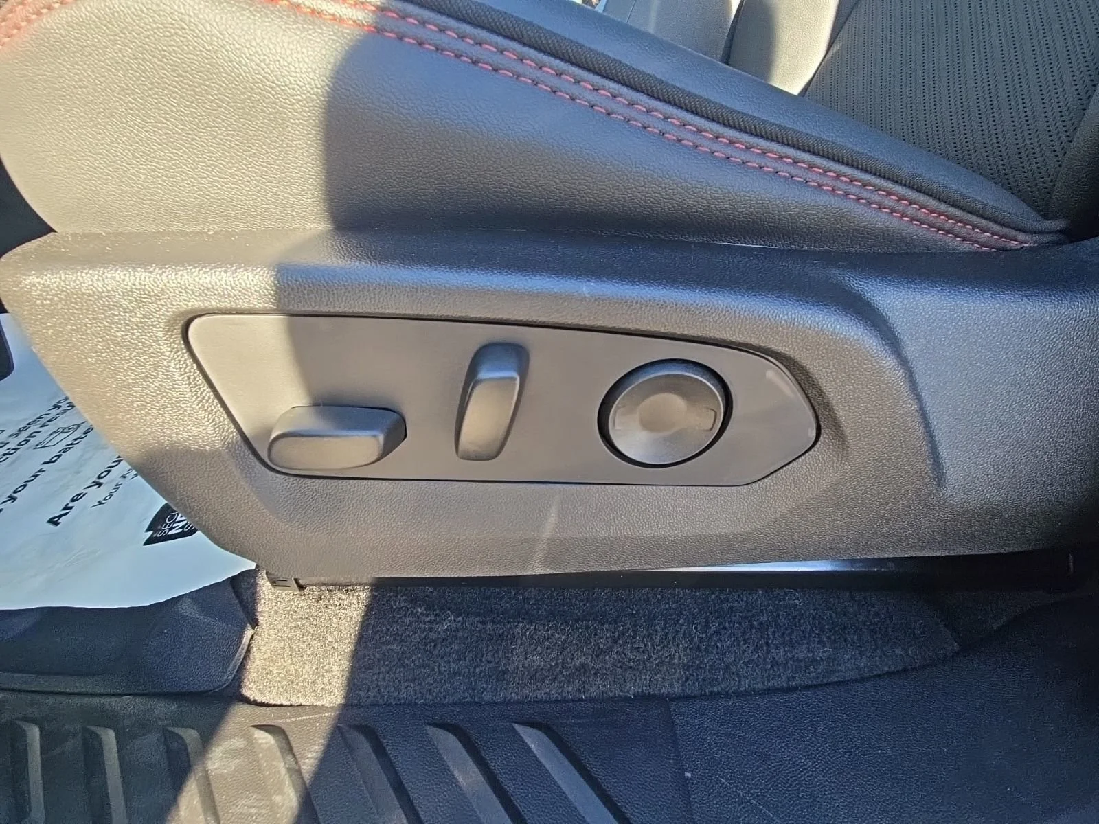 2026 GMC Canyon AT4X - Photo 17