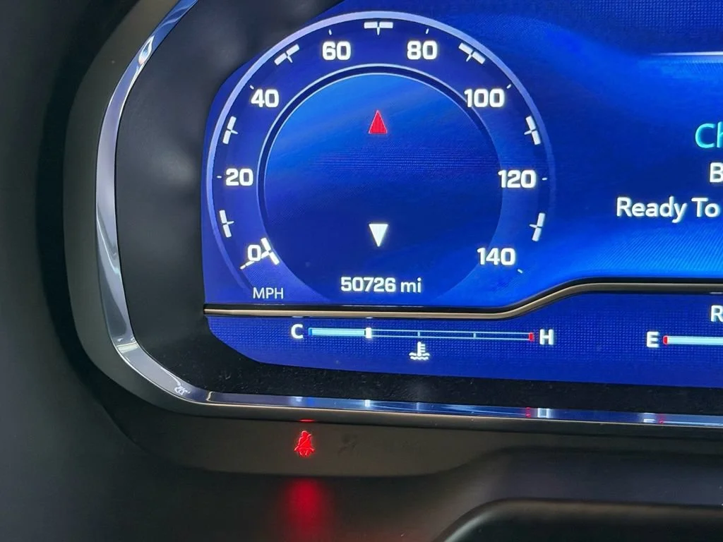 Used 2023 SUMMIT WHITE Chevrolet RST image 24