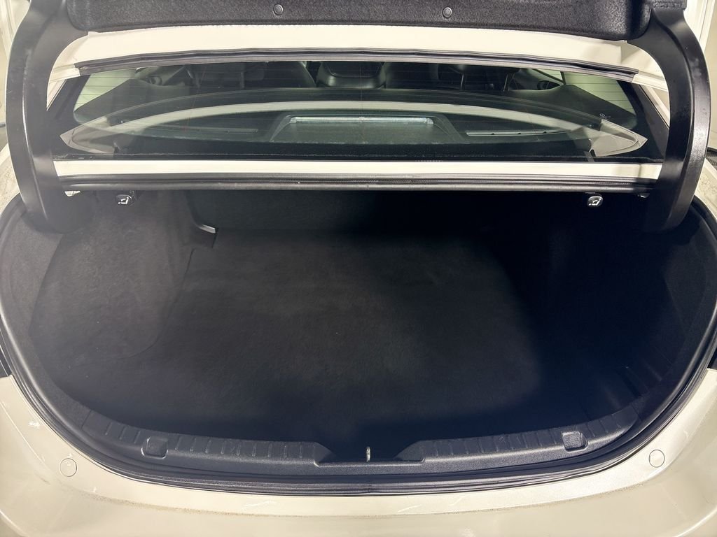 Used 2021 White Mazda Preferred image 22
