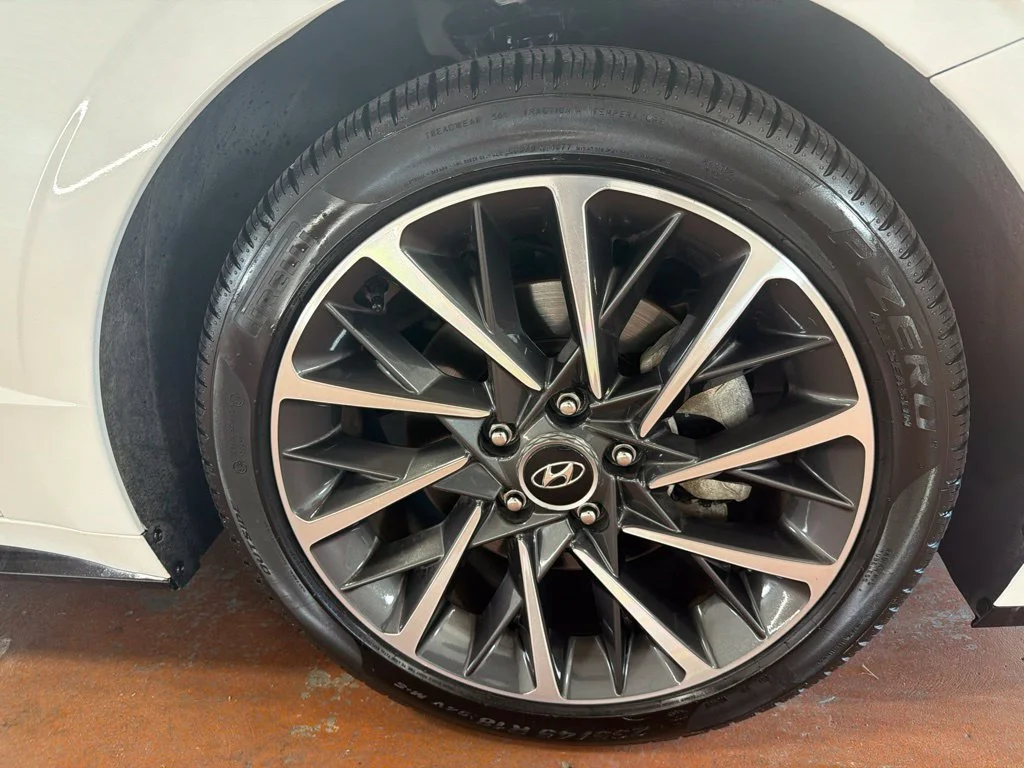 Used 2020 Quartz White Hyundai Limited image 10