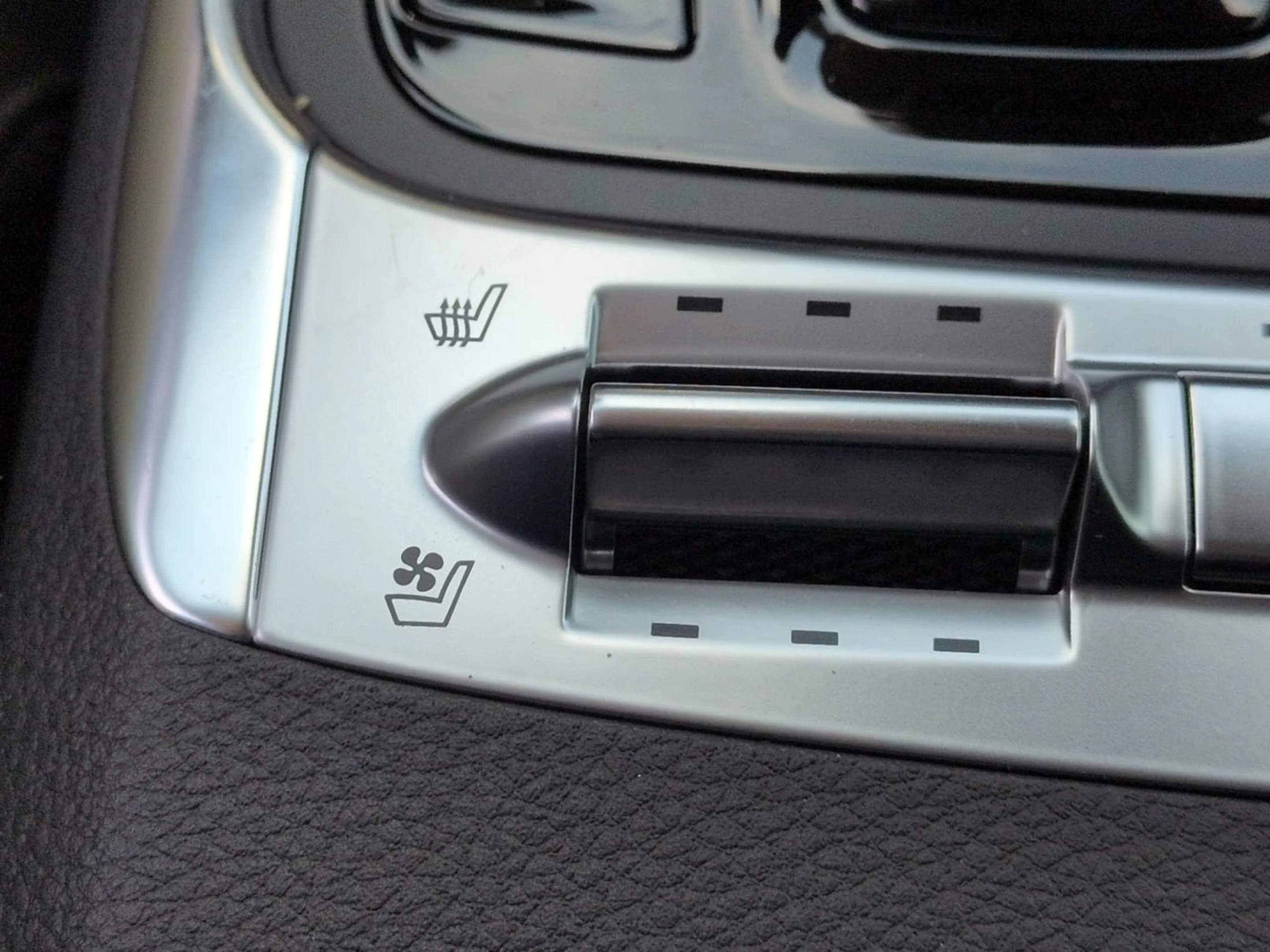 New 2027 Ivory Silver Kia SX Prestige image 42