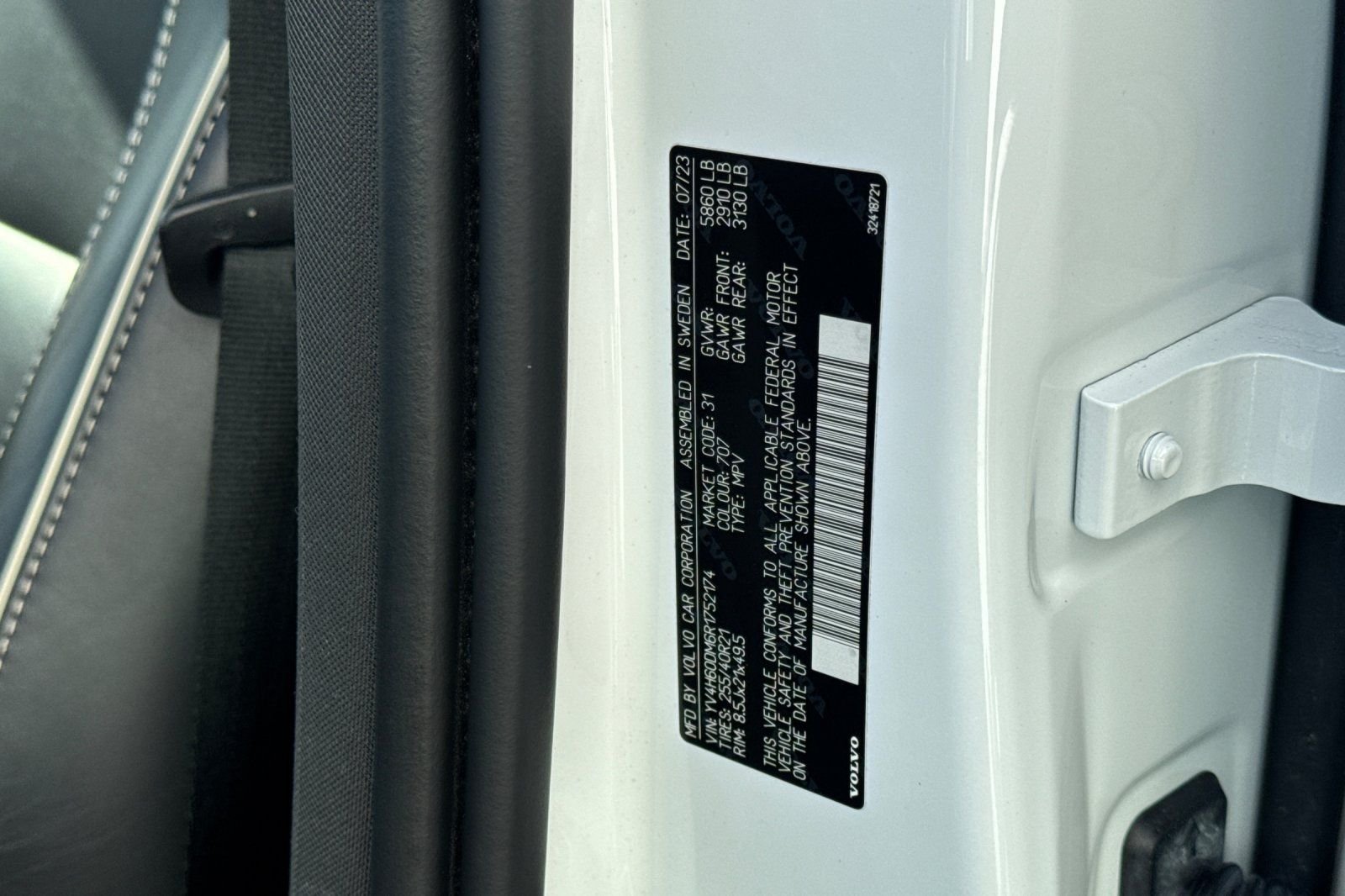 Used 2024 White Volvo Ultimate image 35