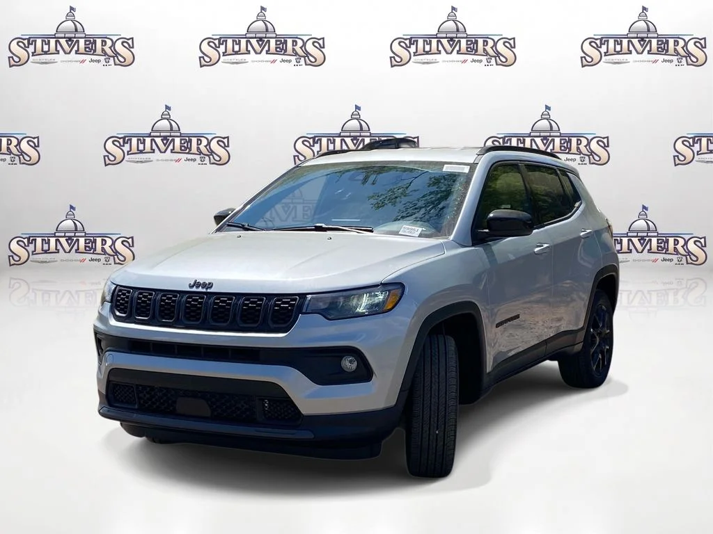New 2026 Silver Zynith Metallic Clearcoat Jeep Latitude Altitude image 3