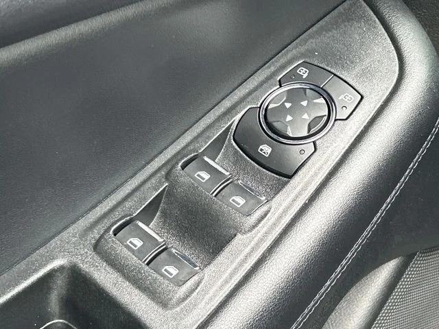 Used 2022 Black Ford SEL image 27