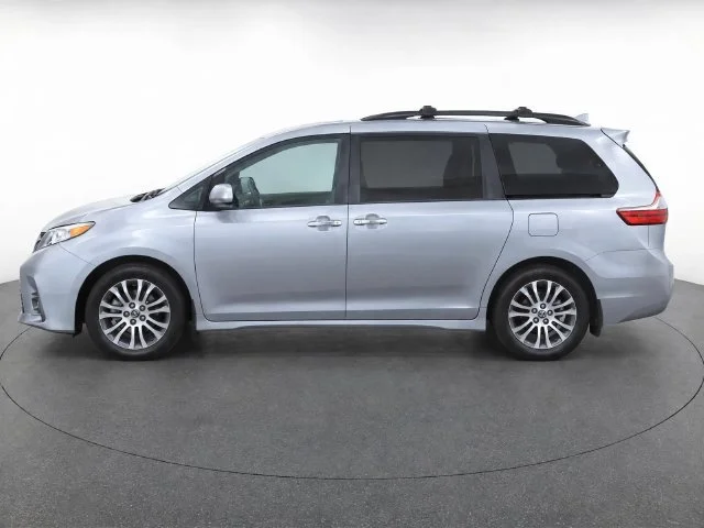 Used 2019 Celestial Silver Metallic Toyota XLE Auto Access Seat image 7