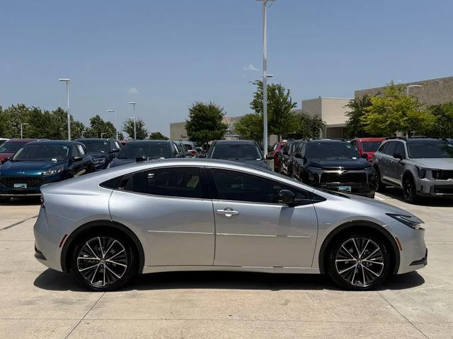 Certified Used 2023 CUTTING EDGE Toyota Limited image 6