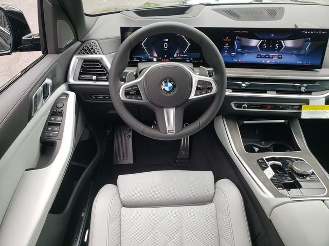 New 2026 Black Sapphire Metallic BMW xDrive40i image 17