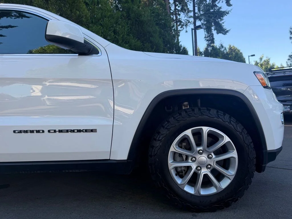 Used 2021 Bright White Clearcoat Jeep Laredo X image 2