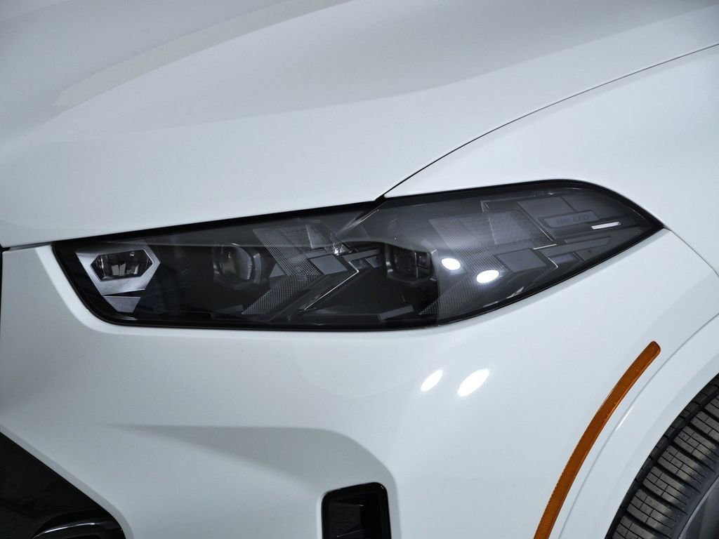 Used 2026 Alpine White BMW xDrive50e image 4