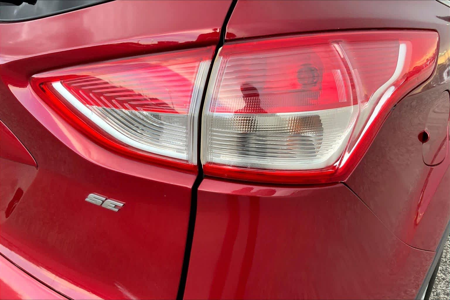 Used 2016 Ruby Red Metallic Tinted Clearcoat Ford SE image 30