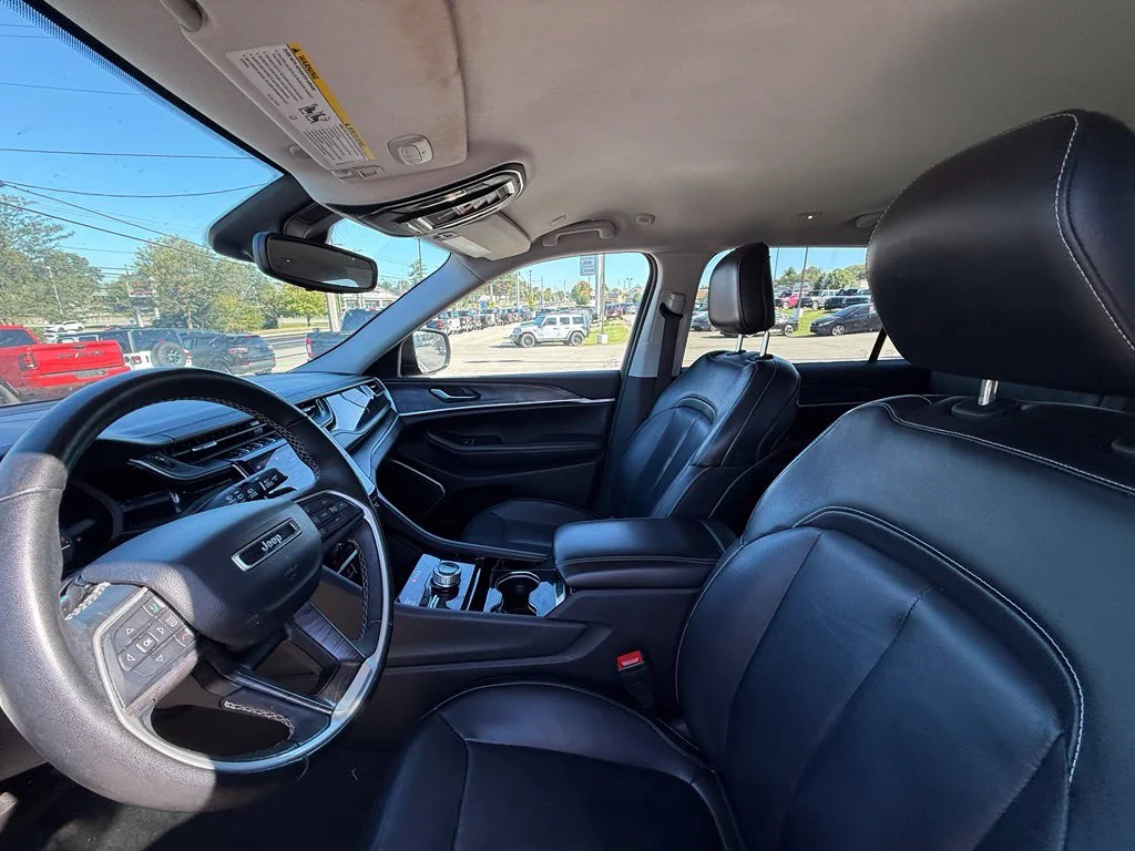 Used 2022 Black Jeep Limited image 12
